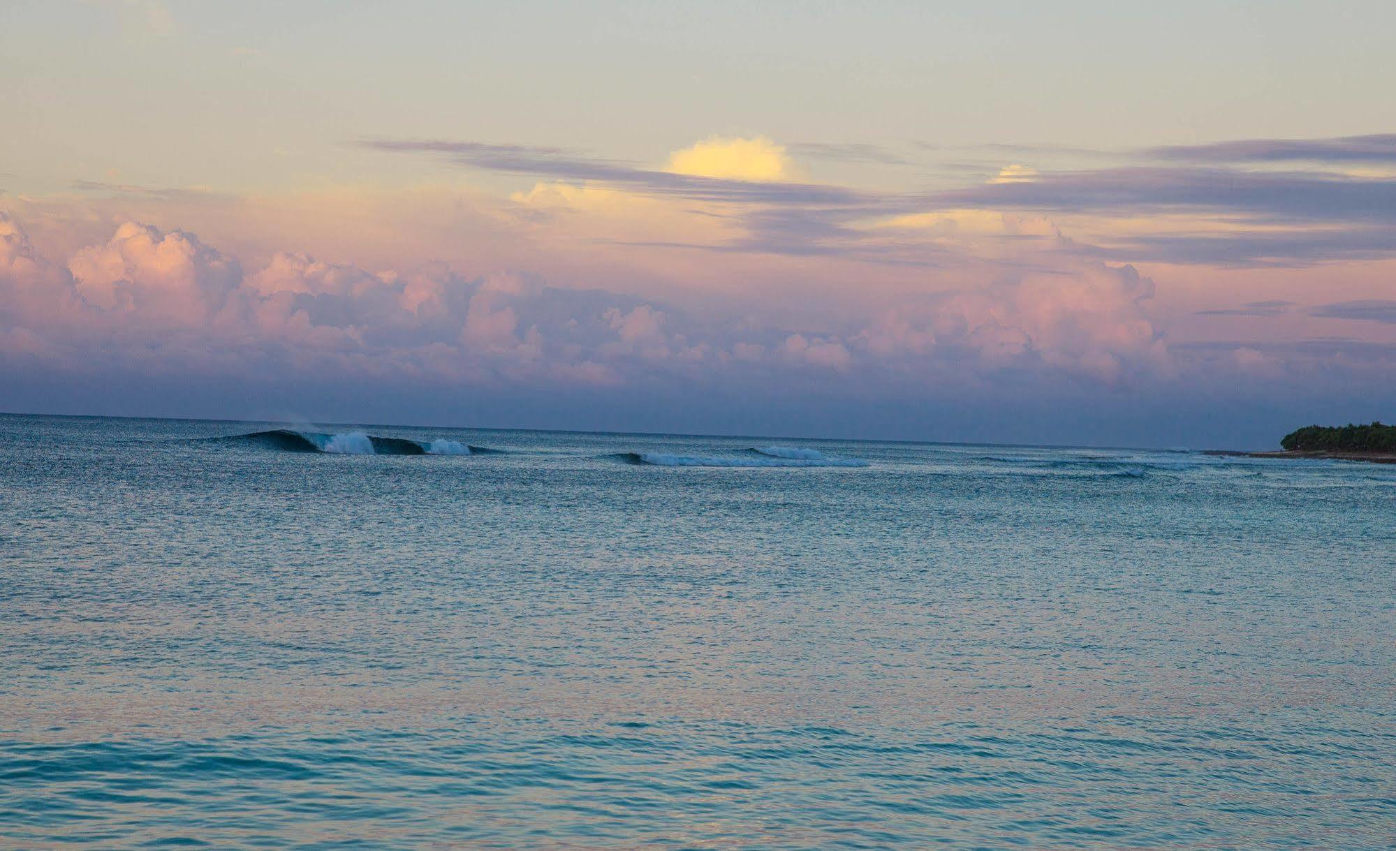 Breakas Beach Resort (Adults Only) Port Vila Exterior foto